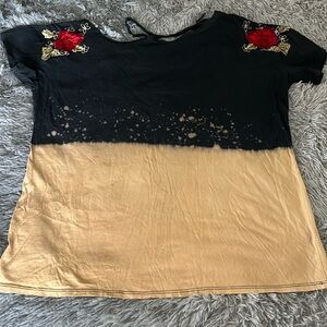 Grunge off shoulder tee M embroidered roses oversized splatter destroyed punk 🥀